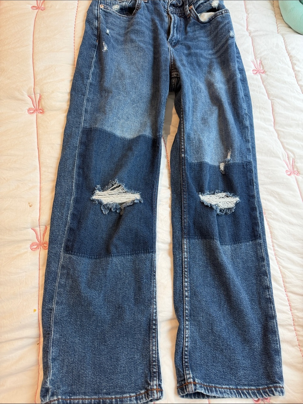 Arizona Jean Company blue denim jeans with contrast brown stitching